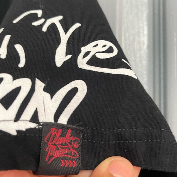 Bleecker & Mercer L graphic tee street style - Picture 4 of 7